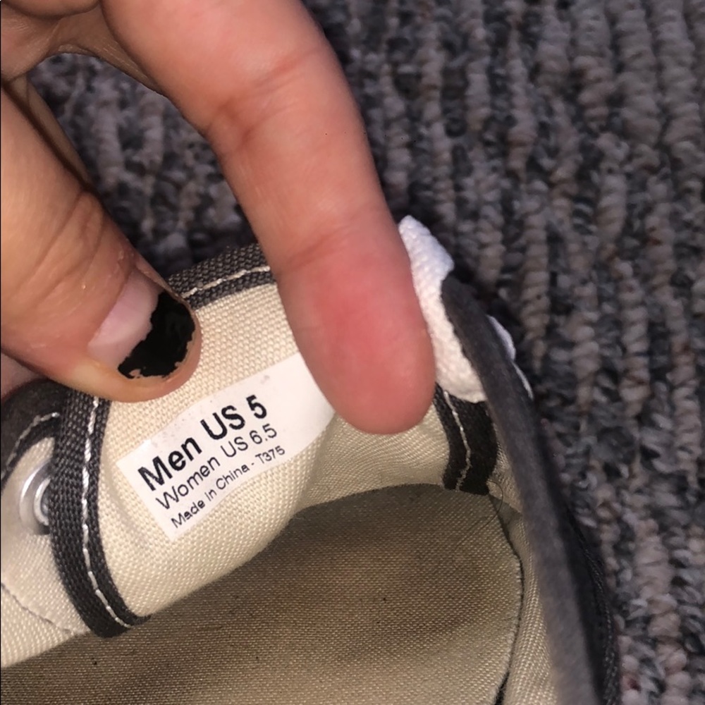 Vans - Picture 5 of 5